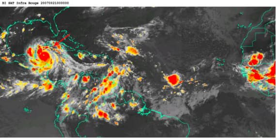 Image d'illustration pour 17 août 2007 : l'ouragan Dean traverse les Antilles Françaises