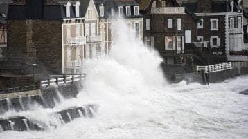 Image d'illustration pour BILAN - Dépression Doris : vent, vagues & submersions sur le Nord-Ouest