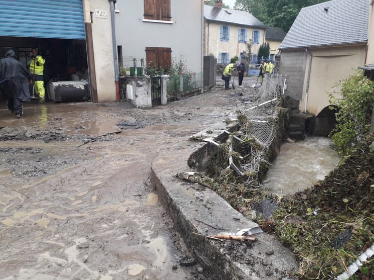 Image d'illustration pour Fortes pluies et inondations au pied des Pyrénées 