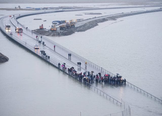 Image d'illustration pour Grandes marées : surveillance des vagues et submersions