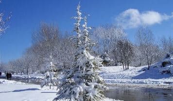 Image d'illustration pour Neige au Maghreb et records de chaleur près des Balkans