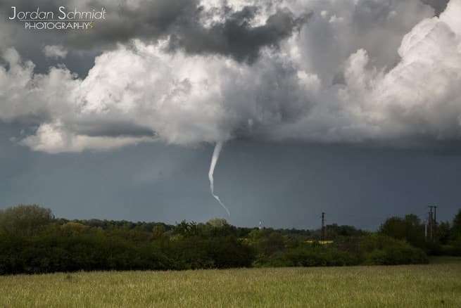 Image d'illustration pour Orage, tuba, pluie & sable : le cocktail météo de la dépression Xandrea