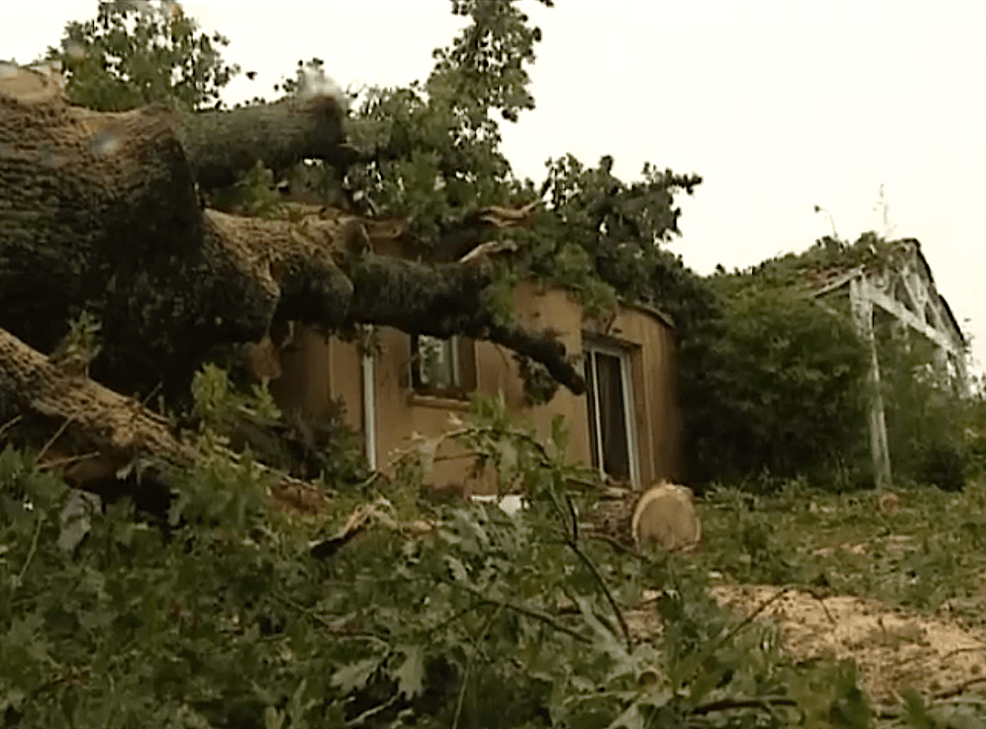 Image d'illustration pour Violentes rafales à Saint-Hilaire-le-Vouhis (Vendée) et tornade à Marseille